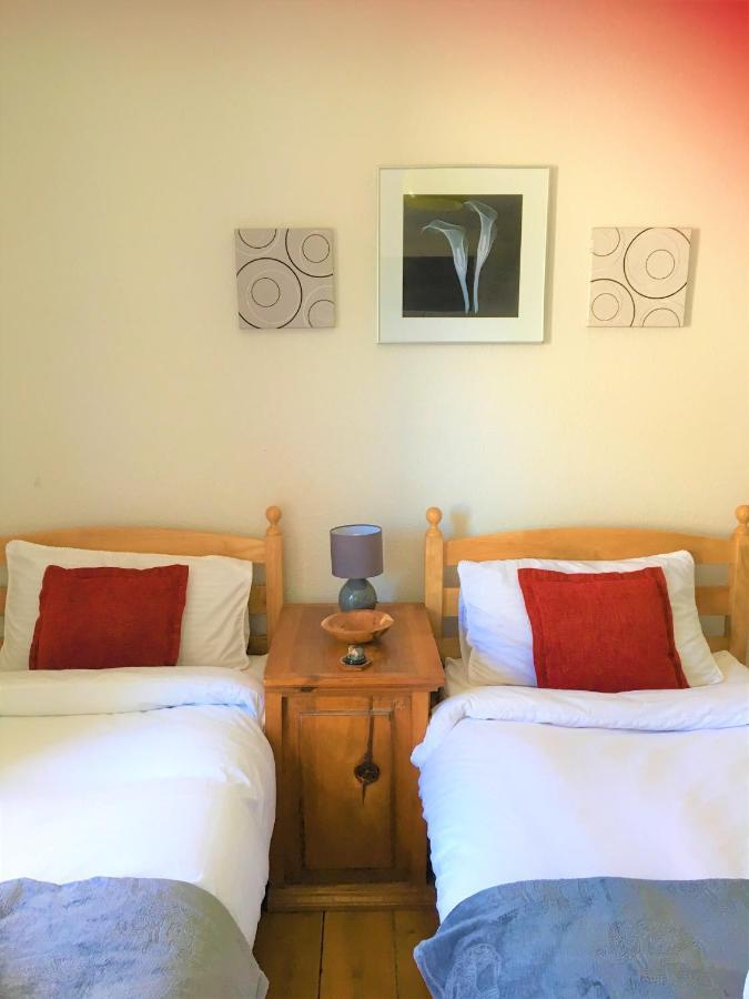 Heddfan Bed and Breakfast Llanboidy Eksteriør billede